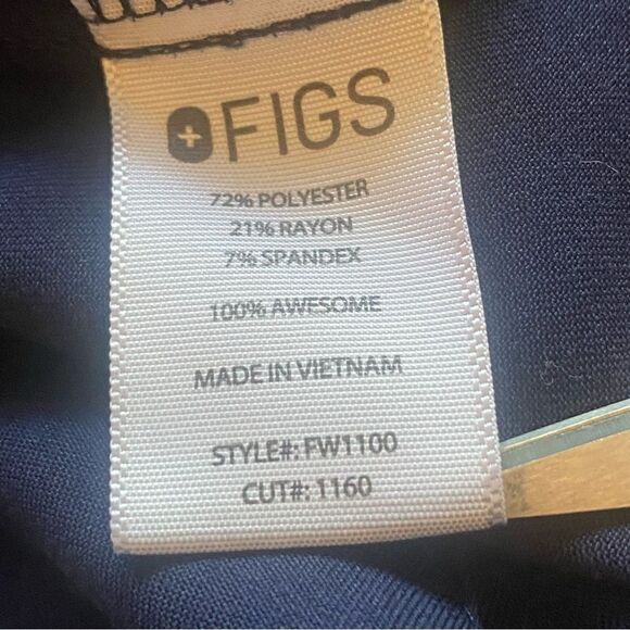 Figs Blue Technical Collection 2 Pocket V Neck Top Size Medium - Picture 4 of 11